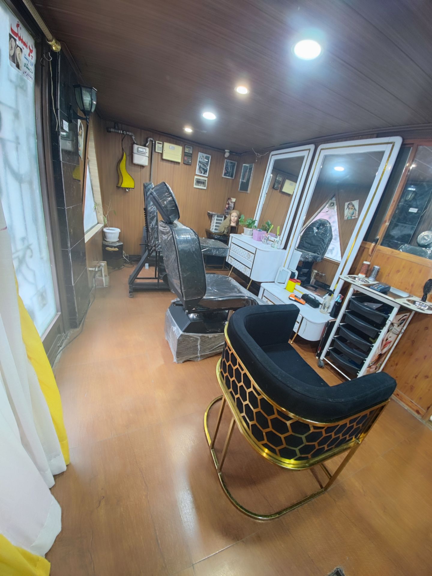 سالن زیبایی بانو اسدی