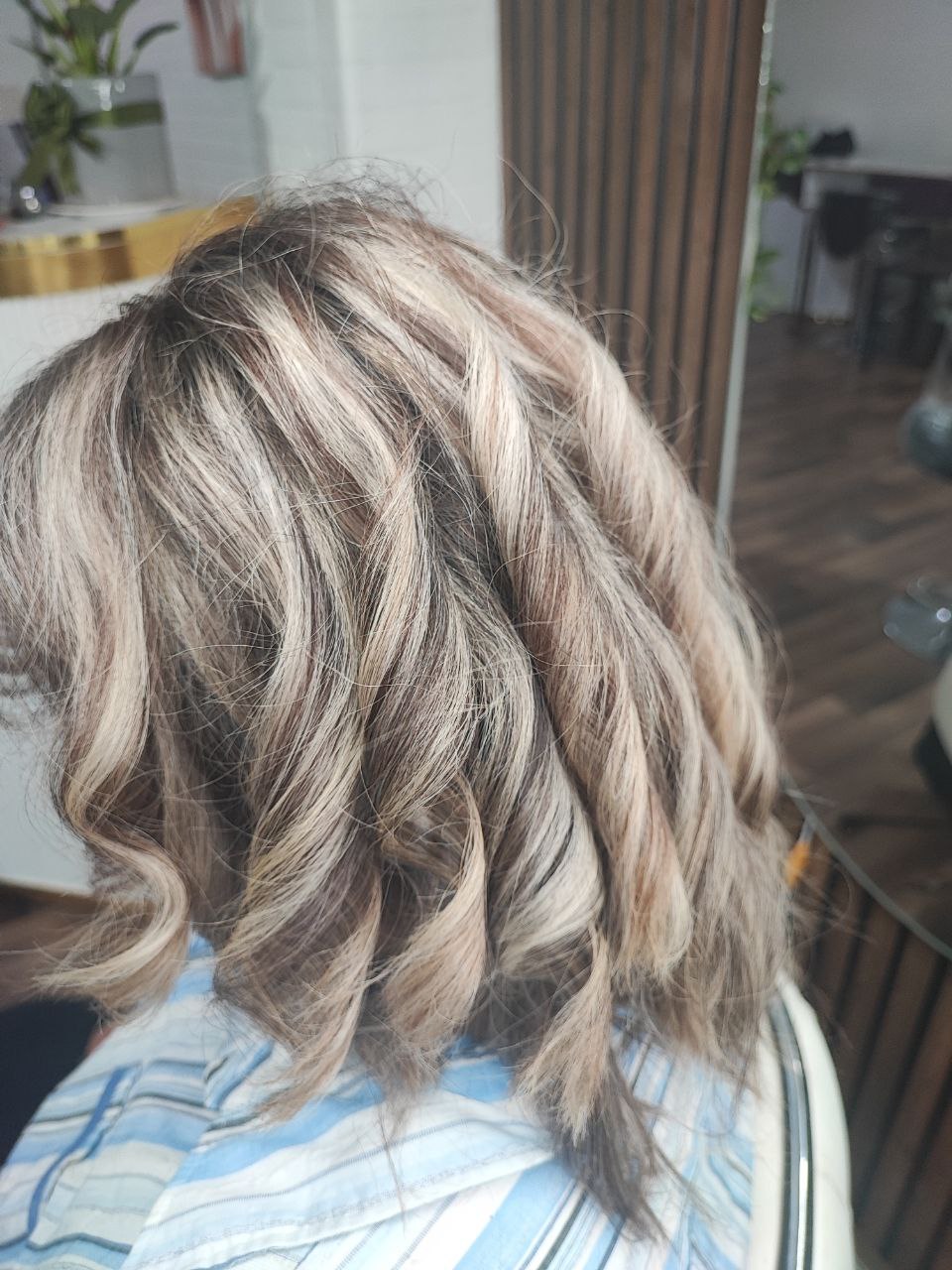 سالن زیبایی فاطمه هادیان