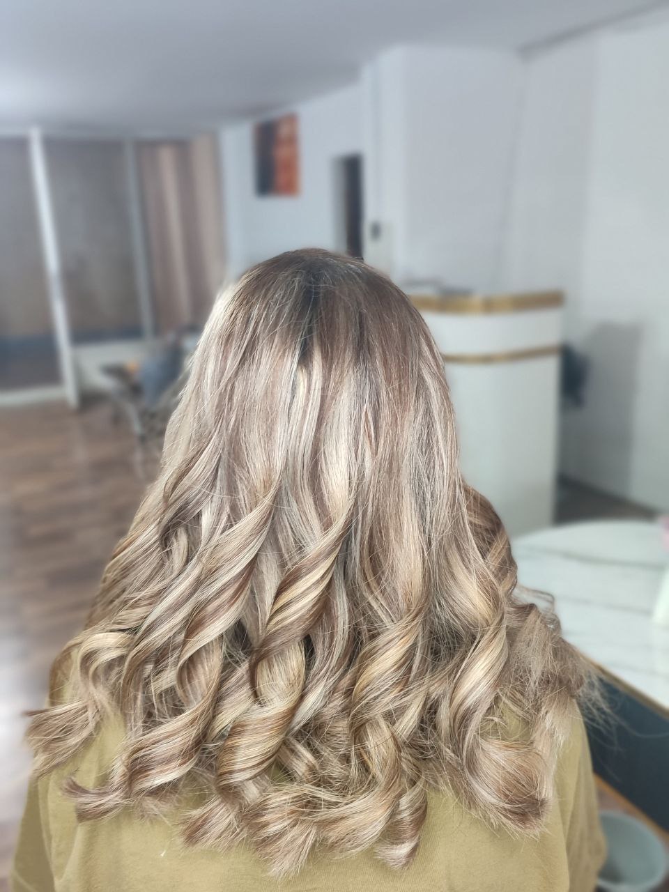 سالن زیبایی فاطمه هادیان